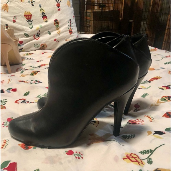 Qupid ankle boots.  Size 10. Excellent condition. - Picture 3 of 5